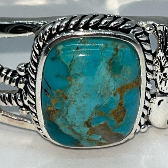 Stauer Spirit of the Southwest 14 kt American Turquoise, Eagle & Feathers Cuff - Picture 2 of 13